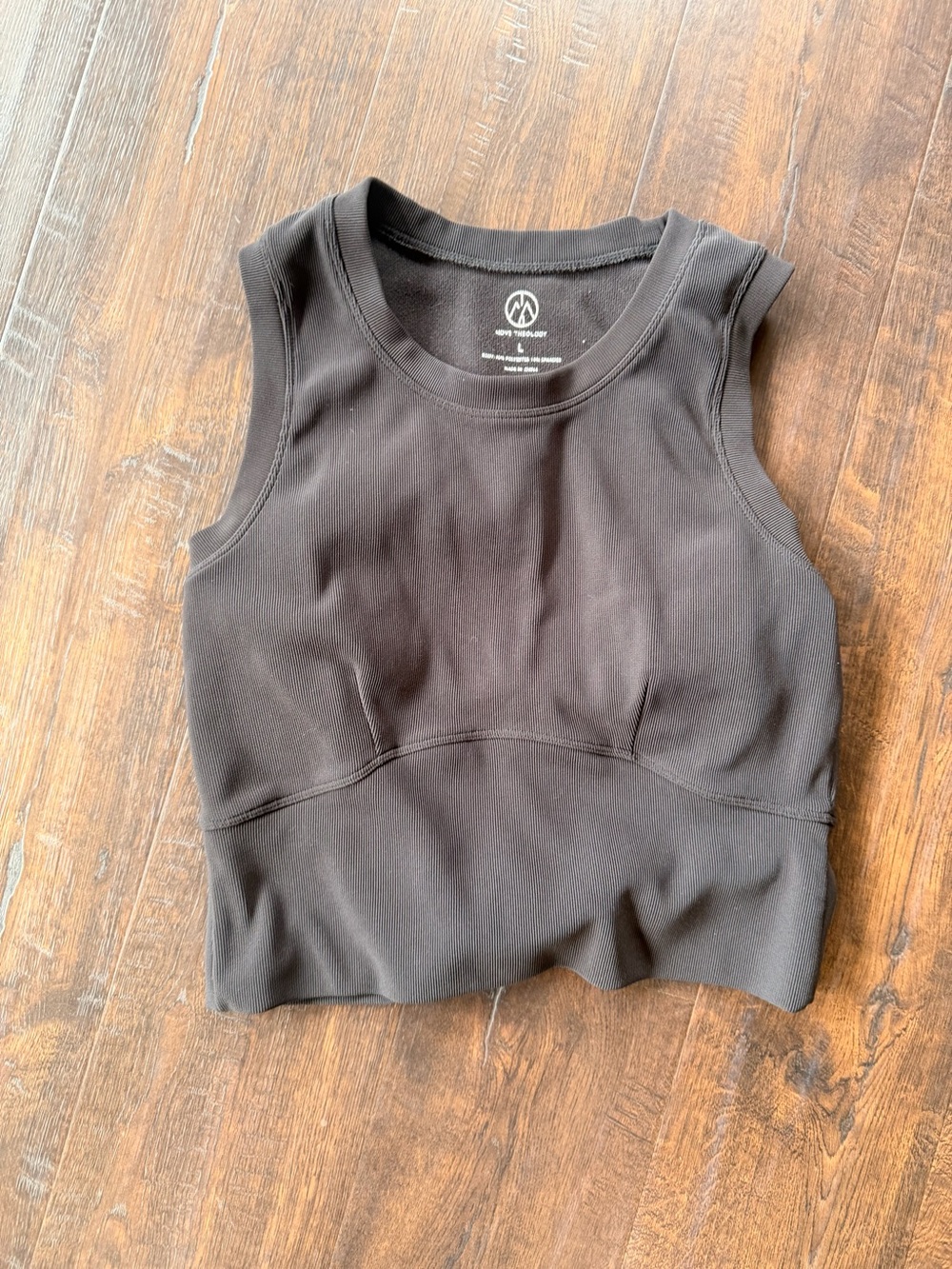Black Sleeveless Cropped Tank Top - Picture 1 of 4
